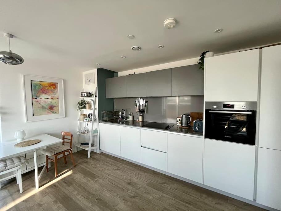 Ferienwohnung Elegant Chic Living: 1 Bed In Vibrant London Area Exterior foto